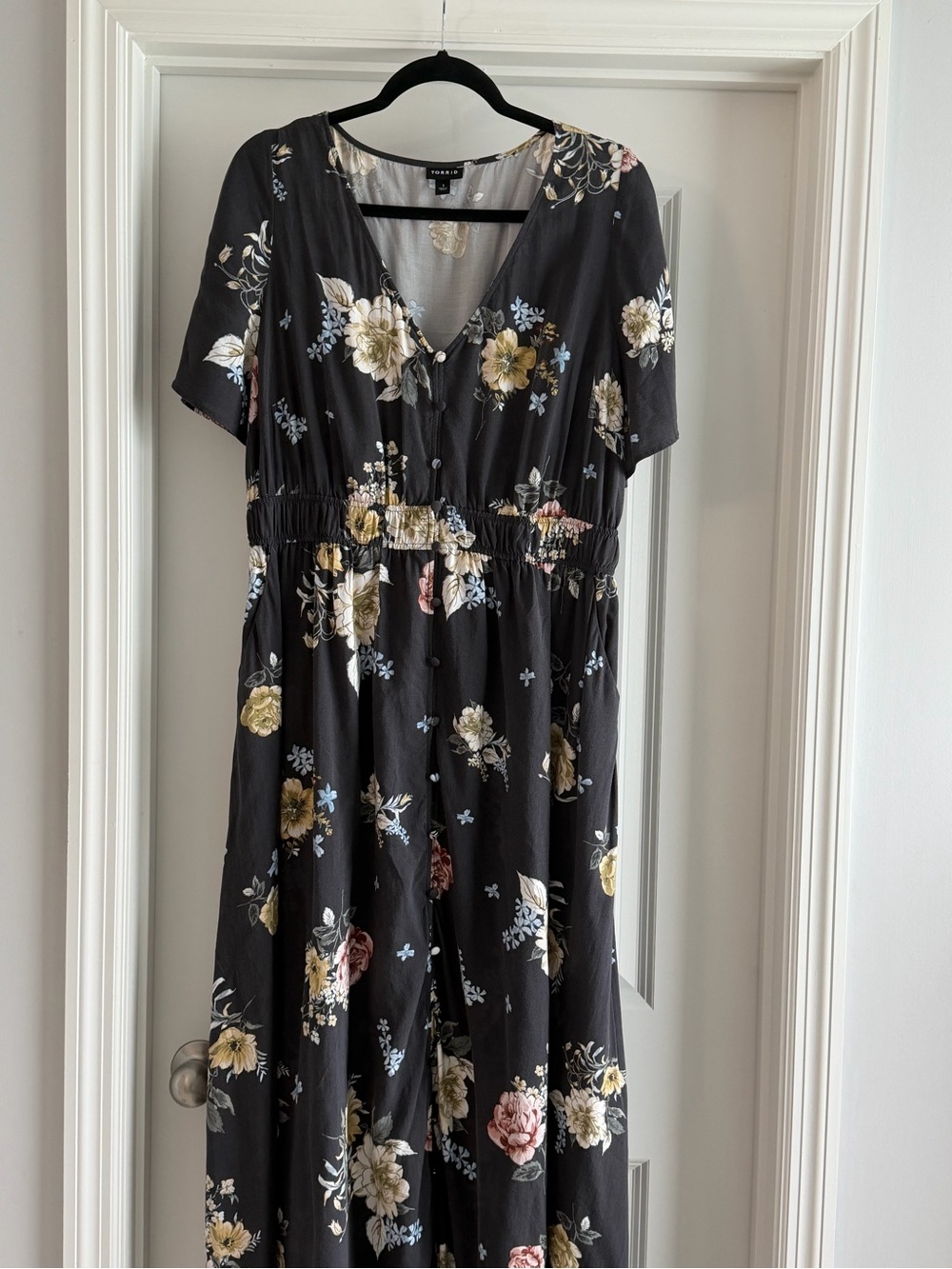 torrid Black Floral Maxi Dress with V-Neck and Short Sleeves